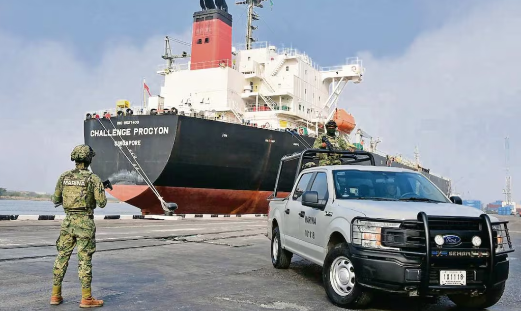 Boquete fiscal: FGR destapa contrabando histórico de 144 millones de litros de combustible; Marina acusa boicot interno.