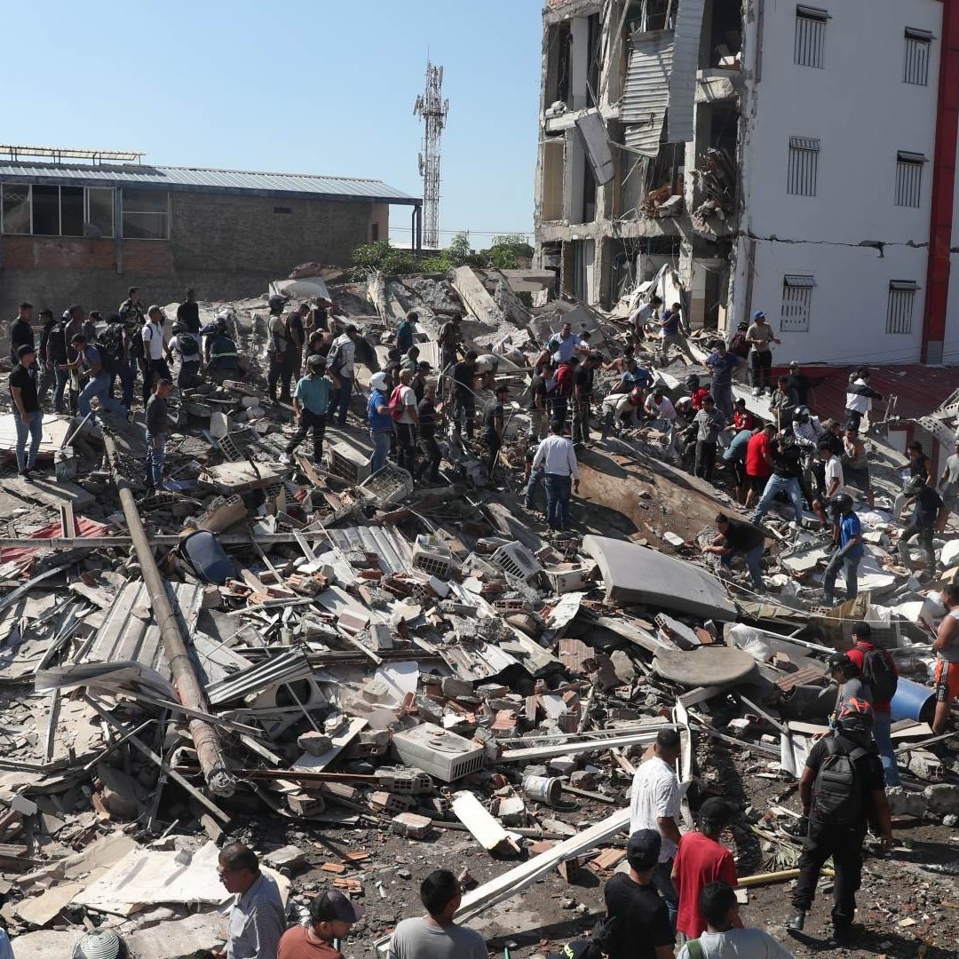 Sismo de magnitud 7,4 deja al menos 111 muertos en Colombia; hay daños graves en Cali y Manizales.