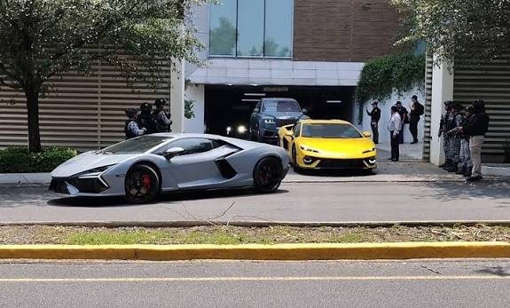 Operativos de cateo y aseguramiento de autos de lujo en cateo de San Pedro Garza