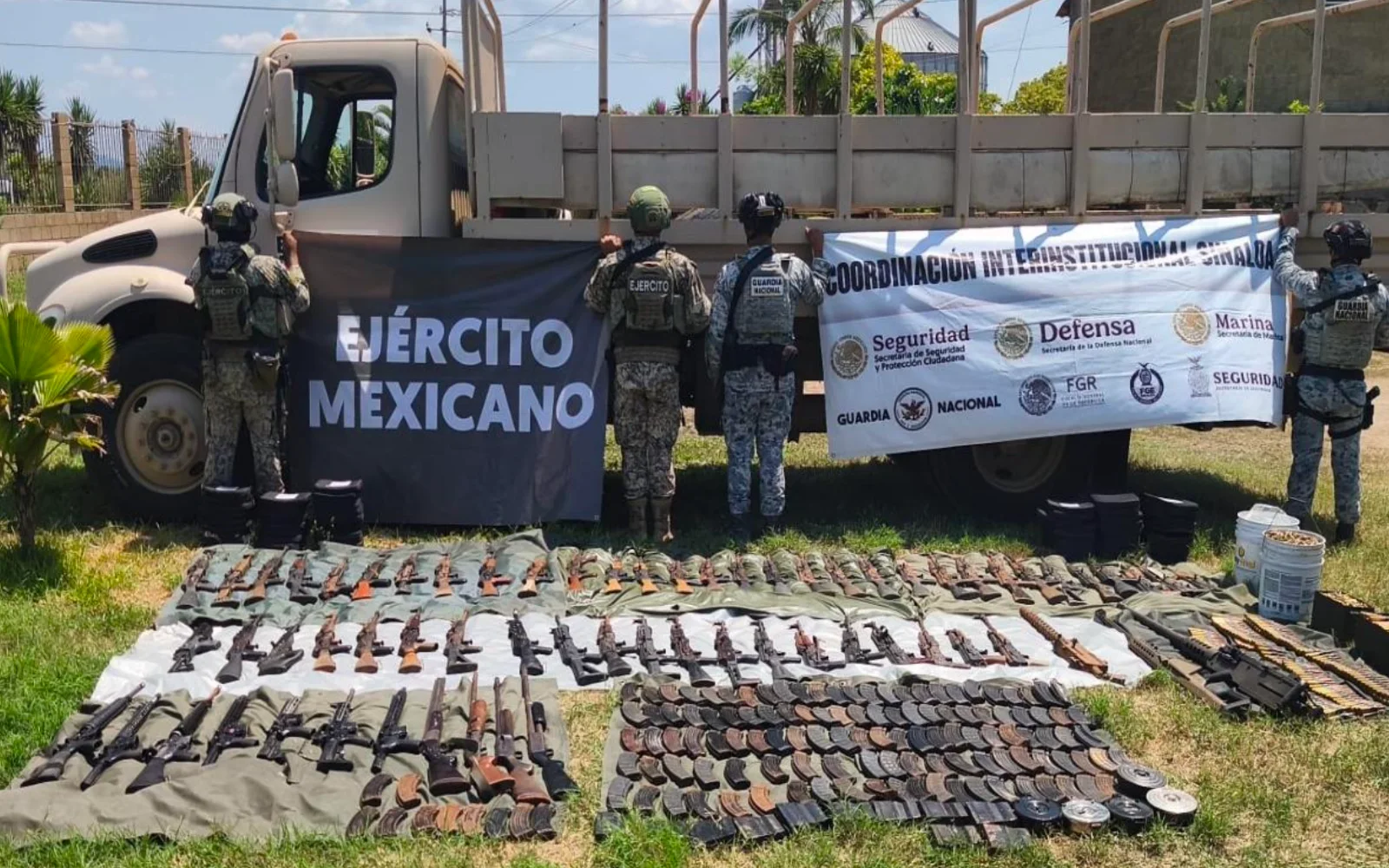 Aseguran 68 armas y más de 6 mil cartuchos en Sinaloa