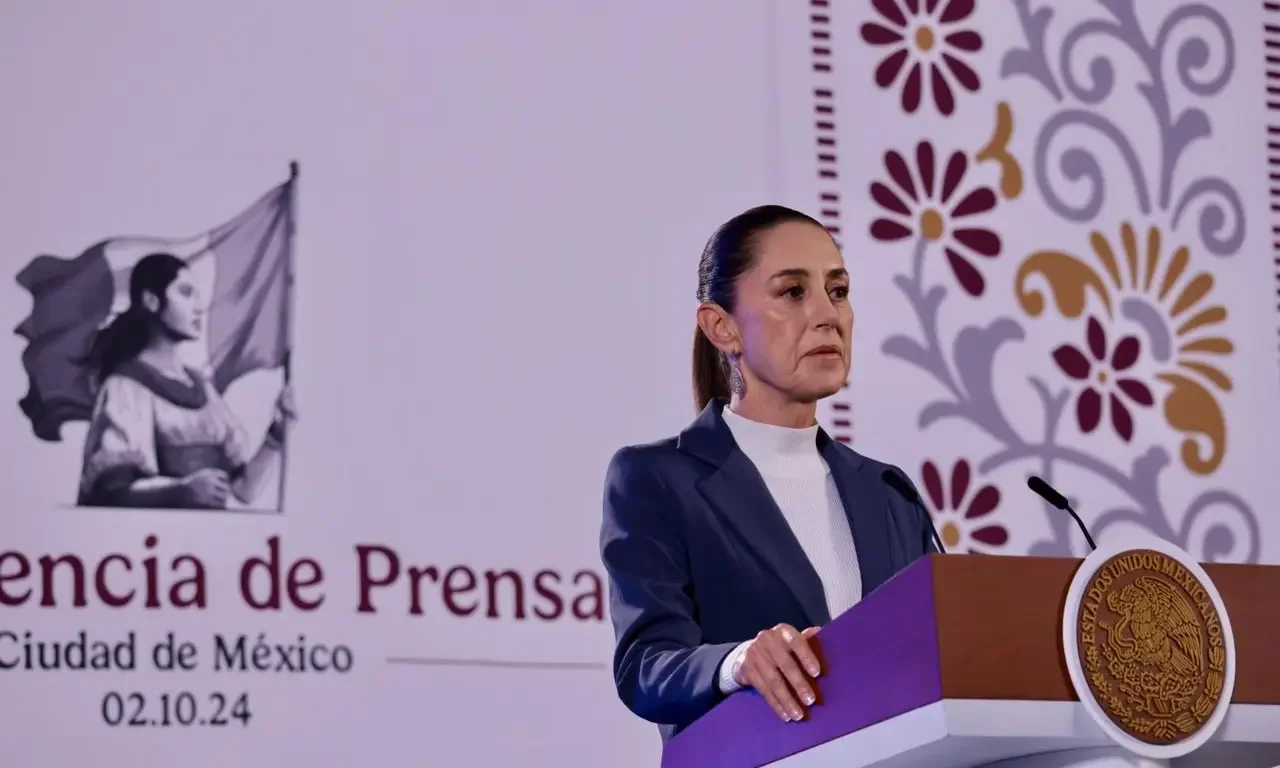 Sheinbaum defiende avances sociales y cuestiona a medios de comunicación