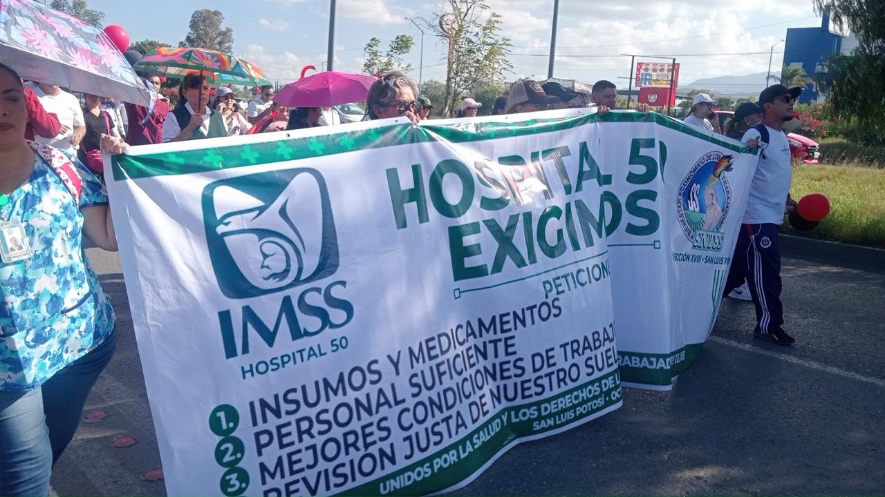 Cierran filas trabajadores del IMSS en San Luis Potosí con masiva marcha por salarios, insumos y democracia sindical