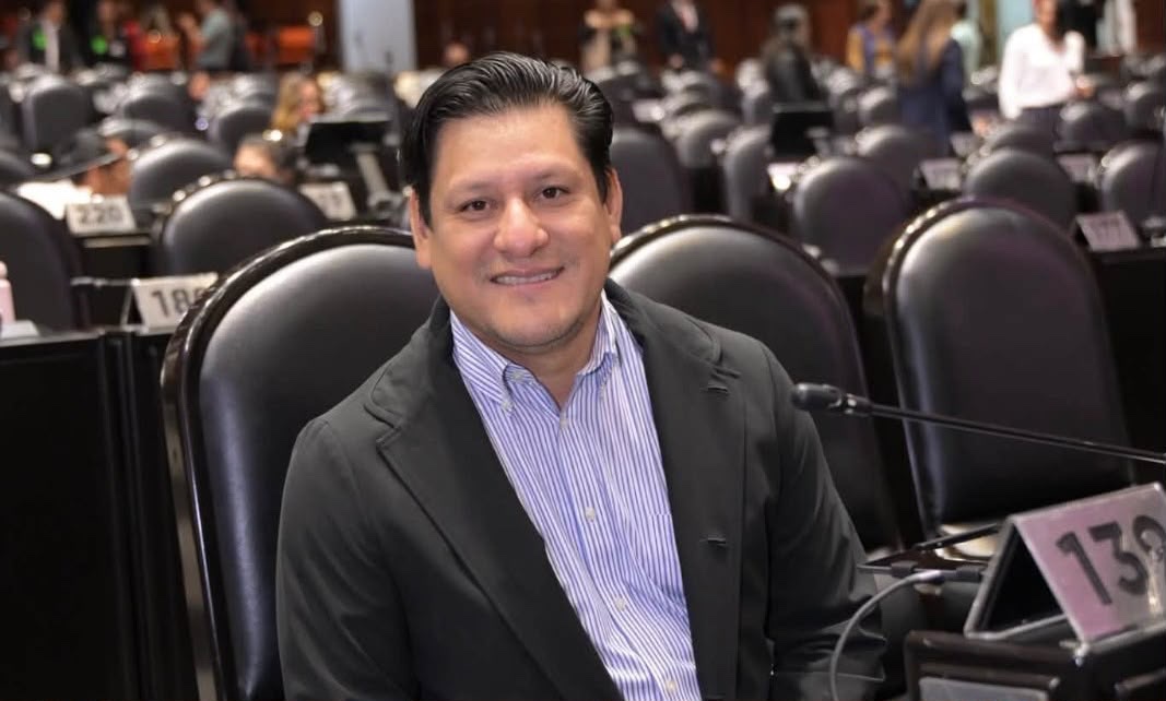 Solicita licencia Francisco Castillo como diputado federal por la Huasteca potosina